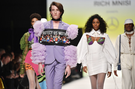 Auftaktshow 'Mercedes-Benz presents fashion talents from South Africa' auf der Berlin Fashion Week Autumn/Winter 2020