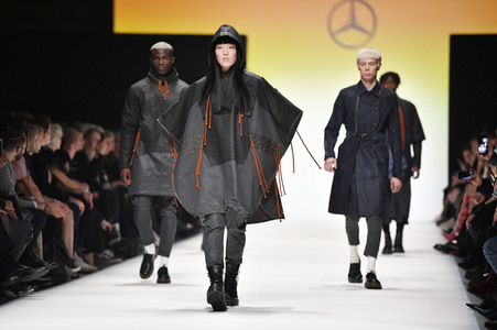 Auftaktshow 'Mercedes-Benz presents fashion talents from South Africa' auf der Berlin Fashion Week Autumn/Winter 2020