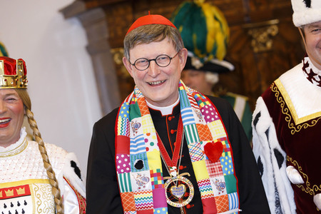 Kardinal Woelki begrüsst das Kölner Karneval Dreigestirn in Köln