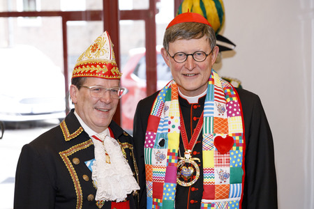 Kardinal Woelki begrüsst das Kölner Karneval Dreigestirn in Köln