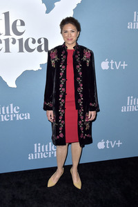 Serienpremiere 'Little America' in West Hollywood