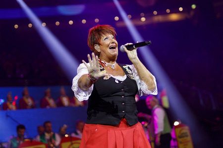 Kostümsitzung 'Lachende Kölnarena 2020' in Köln