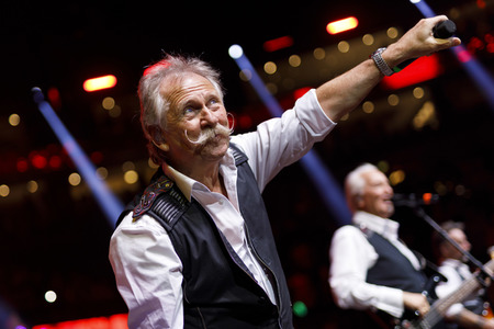 Kostümsitzung 'Lachende Kölnarena 2020' in Köln