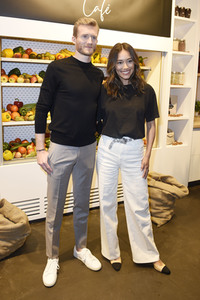 Buchpräsentation 'Dear Mama' von Anna Schürrle in Berlin