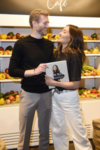 Buchpräsentation 'Dear Mama' von Anna Schürrle in Berlin