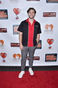 Stars & Strikes Celebrity Bowling Turnier 2020 in Anaheim