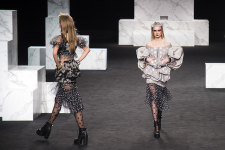 Ana Locking Fashion Show auf der Mercedes-Benz Fashion Week Madrid Autumn/Winter 2020