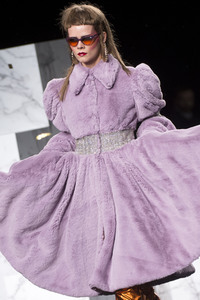 Ana Locking Fashion Show auf der Mercedes-Benz Fashion Week Madrid Autumn/Winter 2020