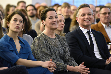 Staffel 2 Premiere 'Bad Banks' in Frankfurt