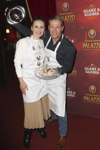 Dinner-Show 'Cornelia Polettos Palazzo' in Hamburg