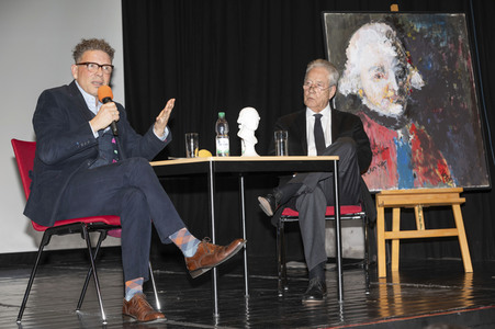 Vernissage zur Ausstellung 'Vom Flug der Freiheit' von Armin Mueller-Stahl in Kamenz