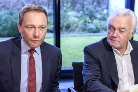 Christina Lindner stellt die Vertrauenfrage in Berlin