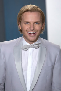 Vanity Fair Oscar Party 2020 in Beverly Hills