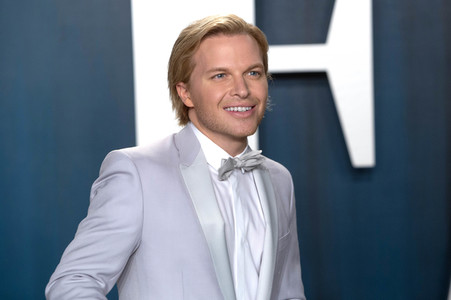 Vanity Fair Oscar Party 2020 in Beverly Hills