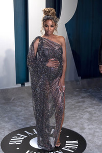 Vanity Fair Oscar Party 2020 in Beverly Hills