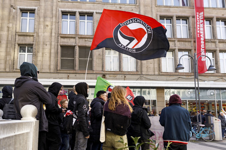 Gegendemo der Antifa in Köln
