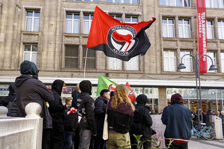 Gegendemo der Antifa in Köln