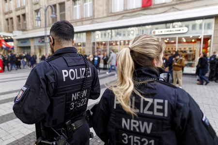 Gegendemo der Antifa in Köln