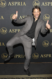 Bond-Party in Hamburg