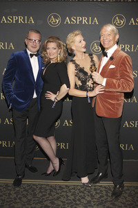 Bond-Party in Hamburg