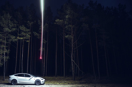 Ein Tesla Model 3 in Grünheide