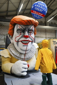 Richtfest für den Rosenmontagszug 2020 in Köln