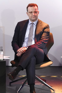 Podiumsgespräch 'Pflege sichern. Sicher pflegen' in Düren