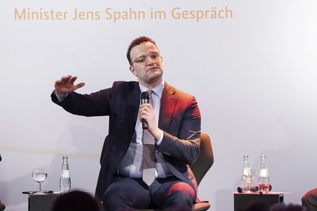 Podiumsgespräch 'Pflege sichern. Sicher pflegen' in Düren