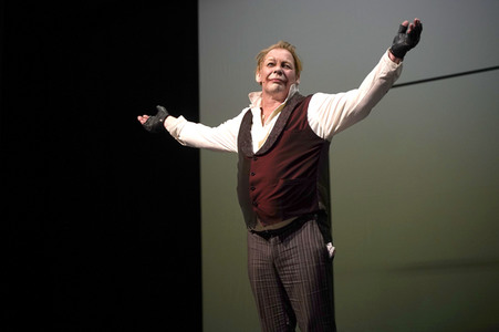 Theaterpremiere 'Affe' in Berlin