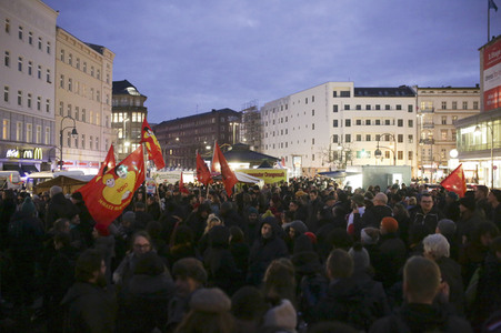Demonstration in Gedenken an die Opfer vom rechtsextremen Anschlag von Hanau in Berlin