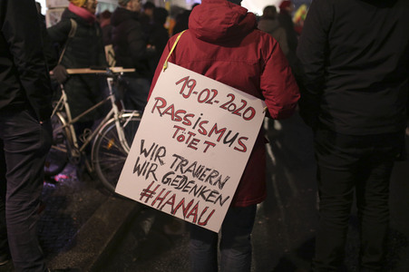 Demonstration in Gedenken an die Opfer vom rechtsextremen Anschlag von Hanau in Berlin