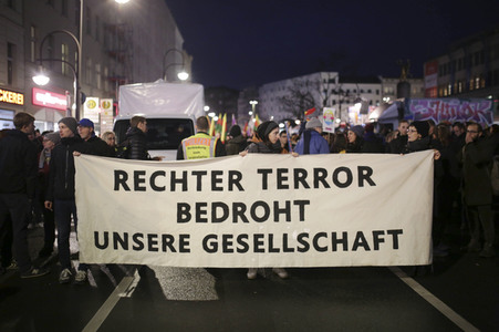 Demonstration in Gedenken an die Opfer vom rechtsextremen Anschlag von Hanau in Berlin