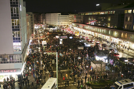 Demonstration in Gedenken an die Opfer vom rechtsextremen Anschlag von Hanau in Berlin
