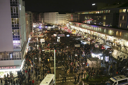 Demonstration in Gedenken an die Opfer vom rechtsextremen Anschlag von Hanau in Berlin