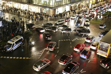 Demonstration in Gedenken an die Opfer vom rechtsextremen Anschlag von Hanau in Berlin