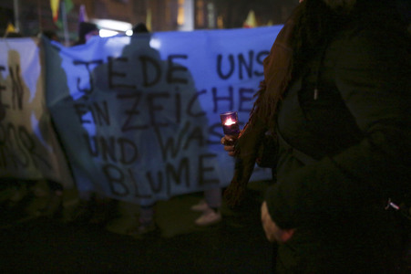 Demonstration in Gedenken an die Opfer vom rechtsextremen Anschlag von Hanau in Berlin