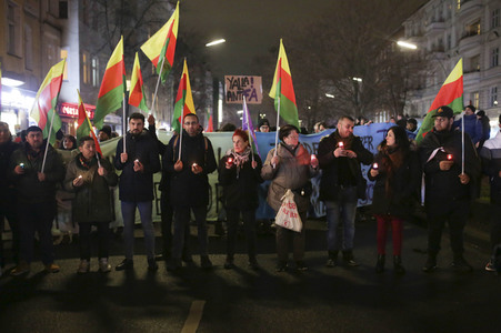 Demonstration in Gedenken an die Opfer vom rechtsextremen Anschlag von Hanau in Berlin