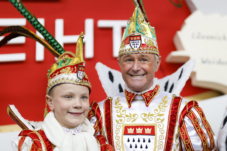 Richtfest für den Rosenmontagszug 2020 in Köln