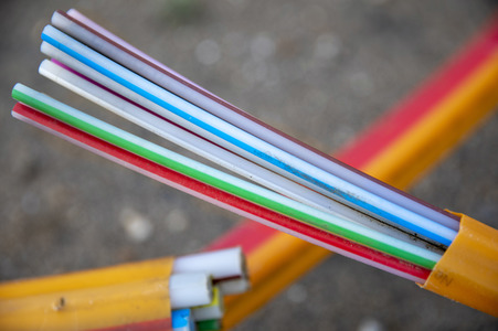 Symbolfoto Glasfaserkabel