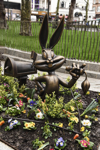 Launch des 'Scenes in the Square' Statuen-Weg in London