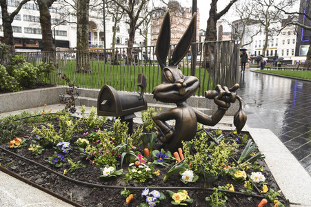 Launch des 'Scenes in the Square' Statuen-Weg in London