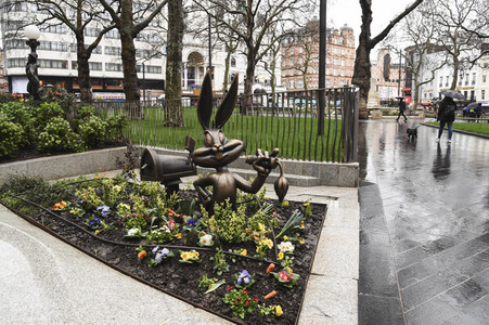 Launch des 'Scenes in the Square' Statuen-Weg in London