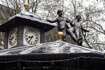 Launch des 'Scenes in the Square' Statuen-Weg in London