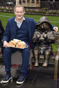 Launch des 'Scenes in the Square' Statuen-Weg in London
