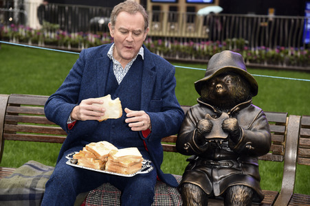 Launch des 'Scenes in the Square' Statuen-Weg in London