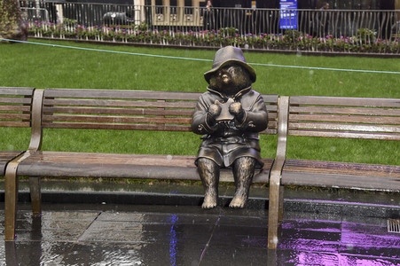 Launch des 'Scenes in the Square' Statuen-Weg in London