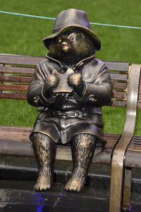 Launch des 'Scenes in the Square' Statuen-Weg in London