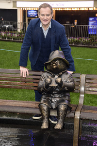 Launch des 'Scenes in the Square' Statuen-Weg in London
