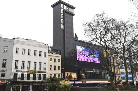 Launch des 'Scenes in the Square' Statuen-Weg in London