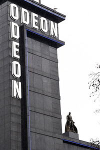 Launch des 'Scenes in the Square' Statuen-Weg in London